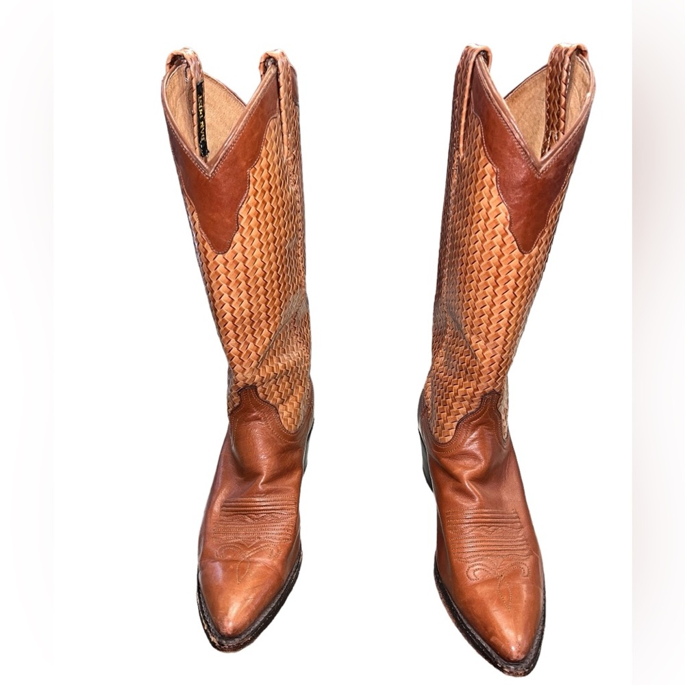 Dan Post Woman’s Cowboy Boots. Size 6M. Color Brown